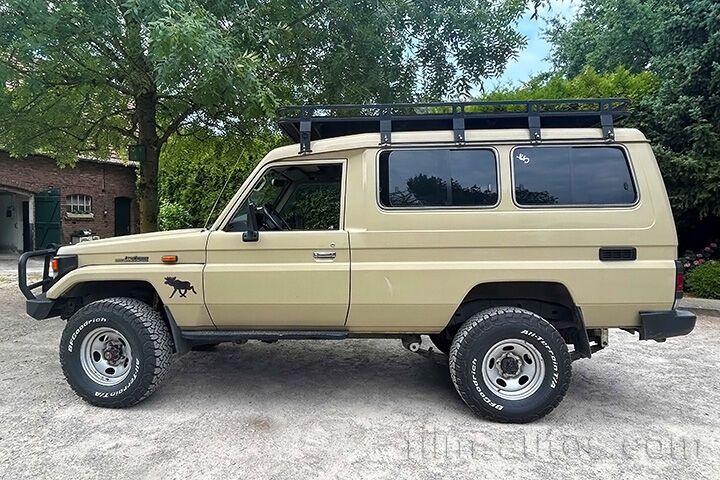 Youngtimer Toyota Land Cruiser HZJ78 zum Mieten