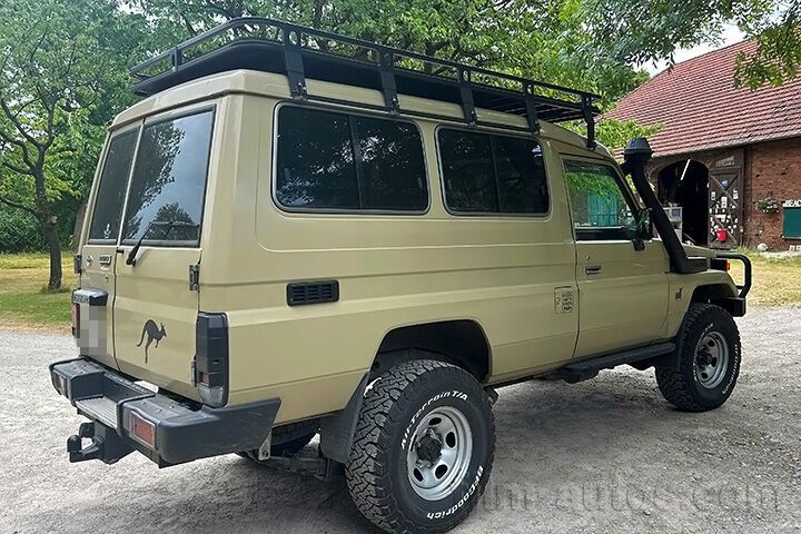 Youngtimer Toyota Land Cruiser HZJ78 zum Mieten