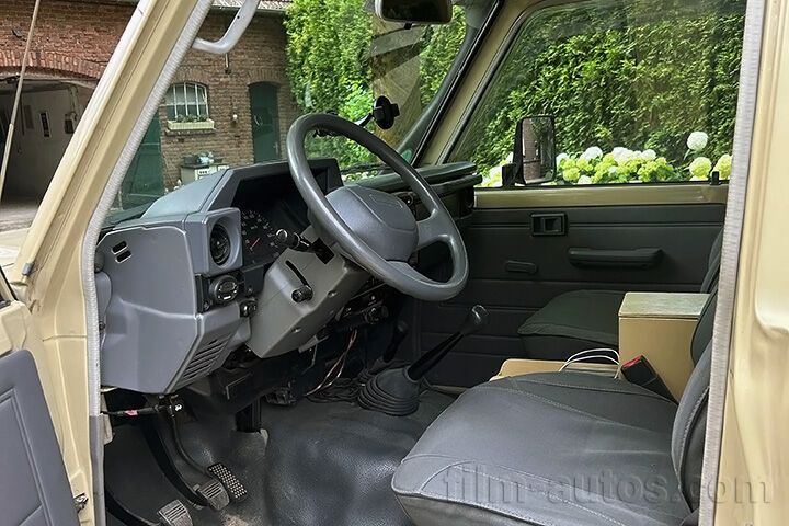 Youngtimer Toyota Land Cruiser HZJ78 zum Mieten
