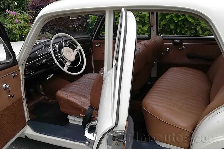 Oldtimer Mercedes-Benz 180 b W120 zum Mieten