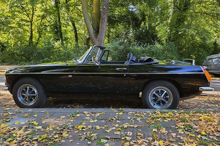 Oldtimer MG MGB Roadster Leyland zum Mieten