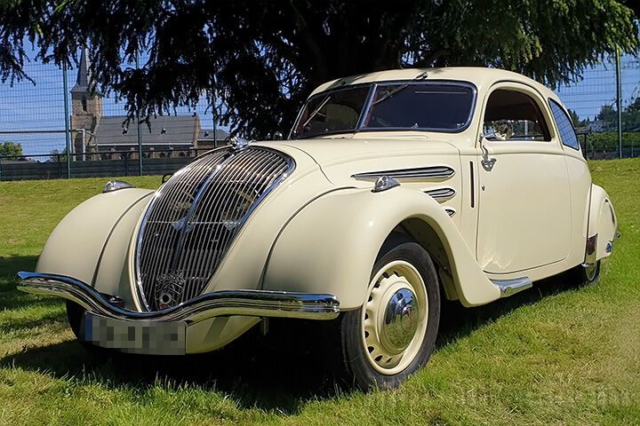 Peugeot 402 Coach