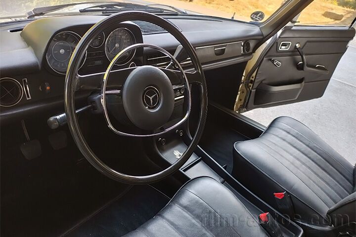 Oldtimer Mercedes-Benz W 114 Strich 8 Pullman zum Mieten