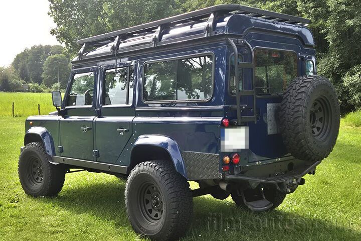 Youngtimer Land Rover Defender 110 zum Mieten