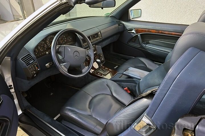 Oldtimer Mercedes-Benz SL 280 R129 zum Mieten