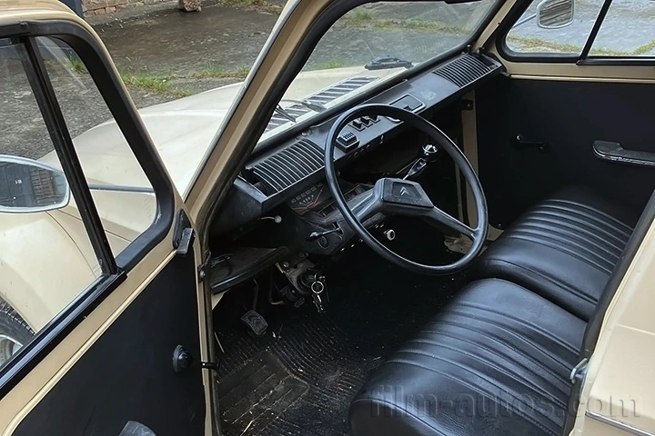 Oldtimer Citroen Acadiane zum Mieten