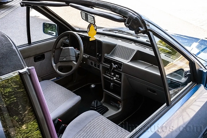 Oldtimer Ford Escort MK3 Cabriolet zum Mieten